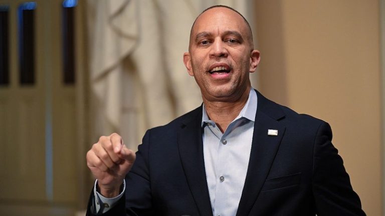 Jeffries accuses Republicans of ‘voter suppression’ over bill requiring voter ID, proof of citizenship